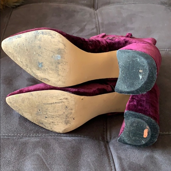 Steve Madden Velvet Burgundy Bootie size 9 EUC - Picture 4 of 5